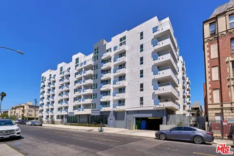 510 S Oxford Avenue #402