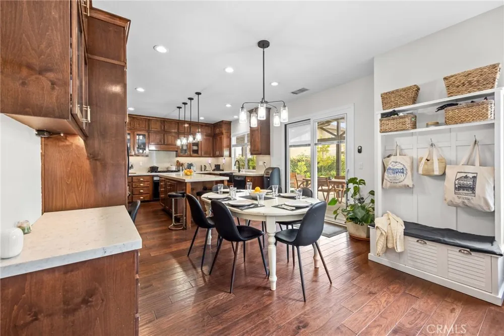 2707 Ashwood Costa Mesa, CA 92626