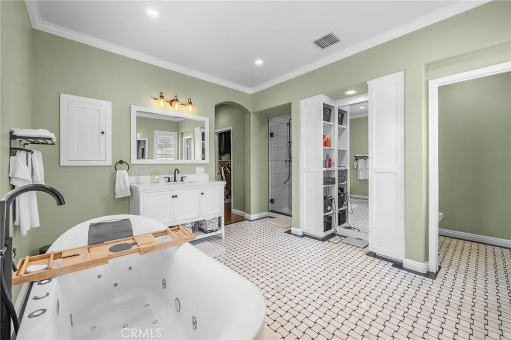 2707 Ashwood Costa Mesa, CA 92626