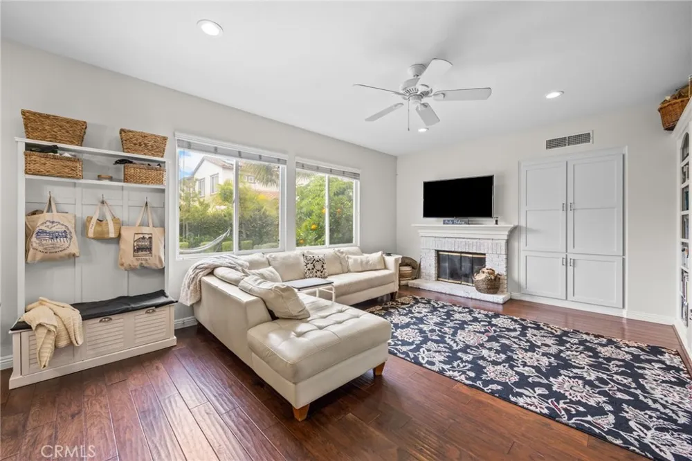 2707 Ashwood Costa Mesa, CA 92626