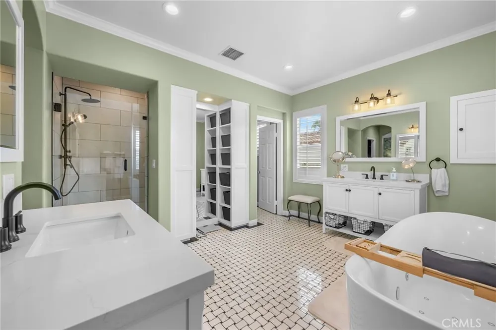 2707 Ashwood Costa Mesa, CA 92626