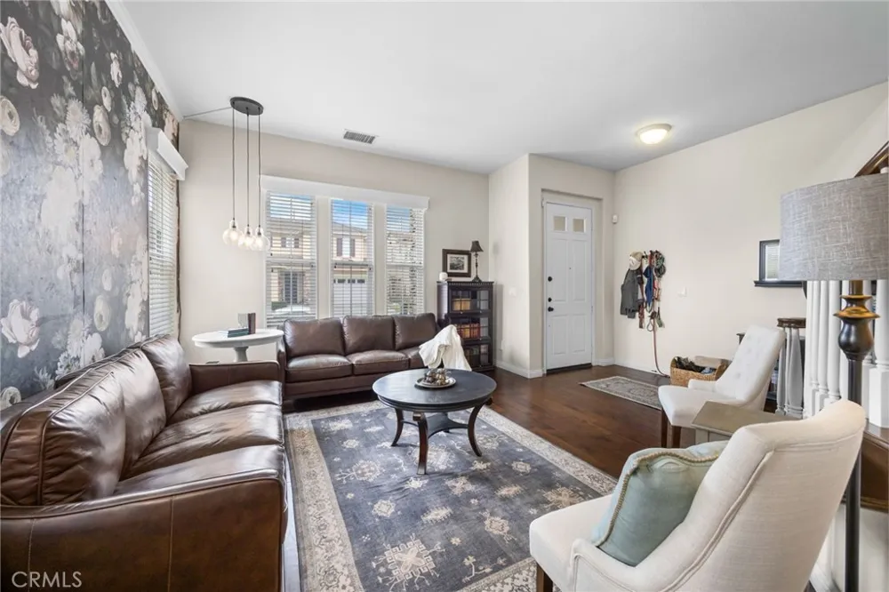 2707 Ashwood Costa Mesa, CA 92626