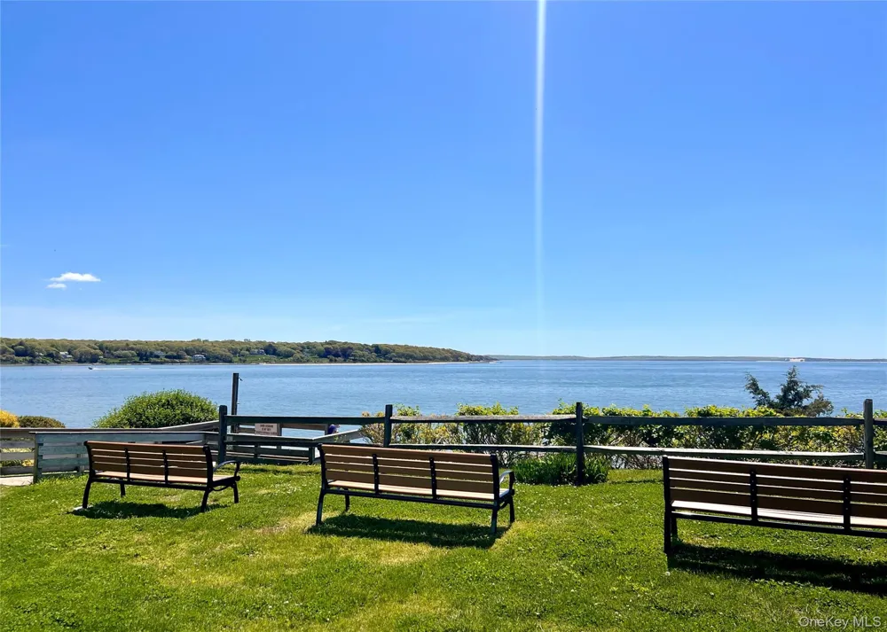 610 Eastwood Drive Cutchogue, NY 11935