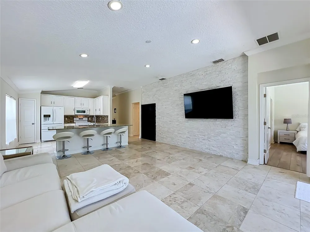 5915 BUFORD STREET Orlando, FL 32835