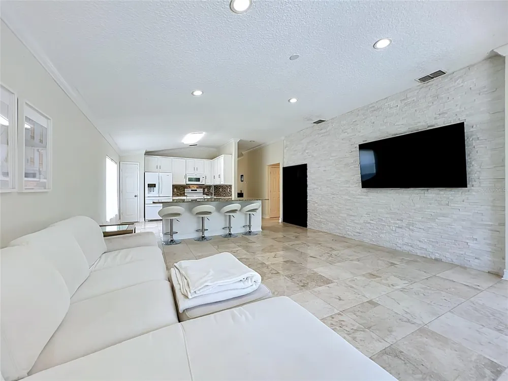 5915 BUFORD STREET Orlando, FL 32835