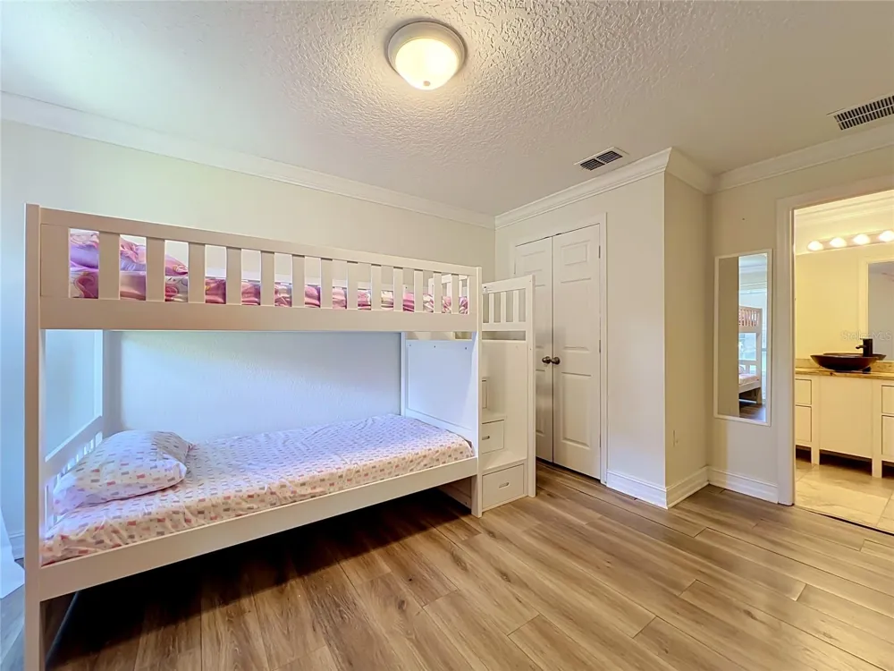 5915 BUFORD STREET Orlando, FL 32835