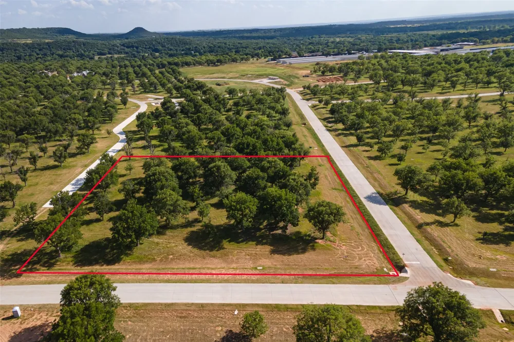 2200 E Landings S Granbury, TX 76049