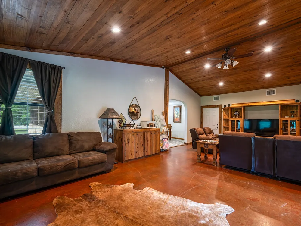 4240 County Road 2107 Rusk, TX 75785
