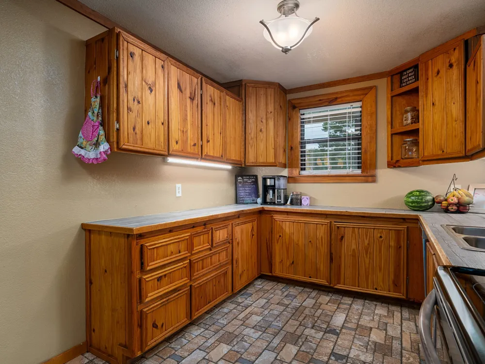 4240 County Road 2107 Rusk, TX 75785