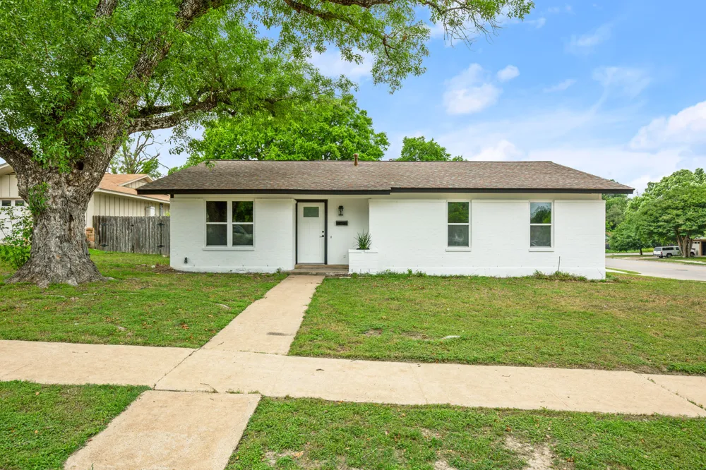 9006 Lodge Court Austin, TX 78758