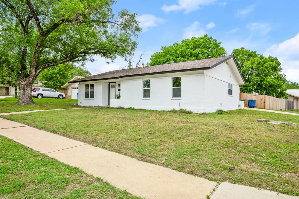 9006 Lodge Court Austin, TX 78758