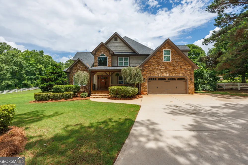 61 Triple Crown Way Forsyth, GA 31029