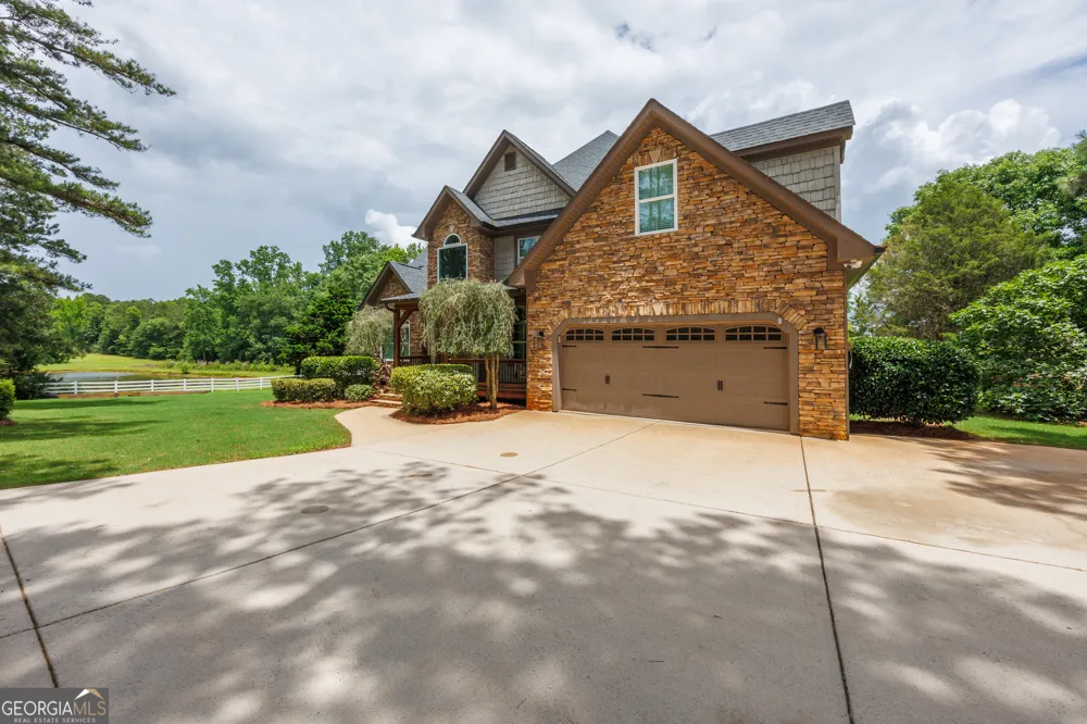 61 Triple Crown Way Forsyth, GA 31029