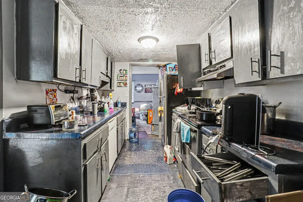 6354 Shannon PKWY Union City, GA 30291