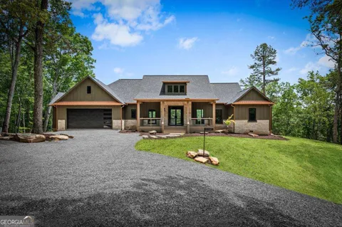 62 Tiffany LN
