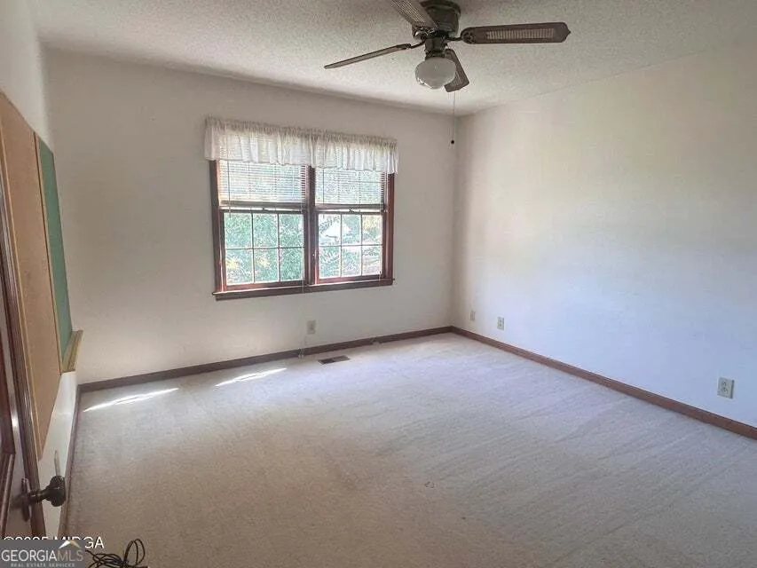 2777 Glen Echo DR Lizella, GA 31052