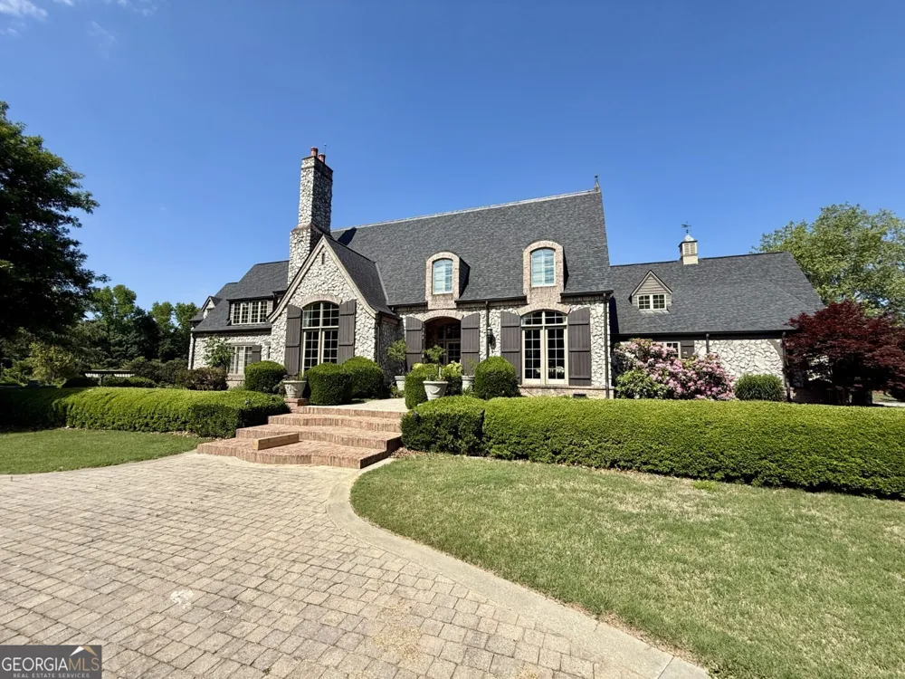 1298 Ray Weaver RD Canon, GA 30520
