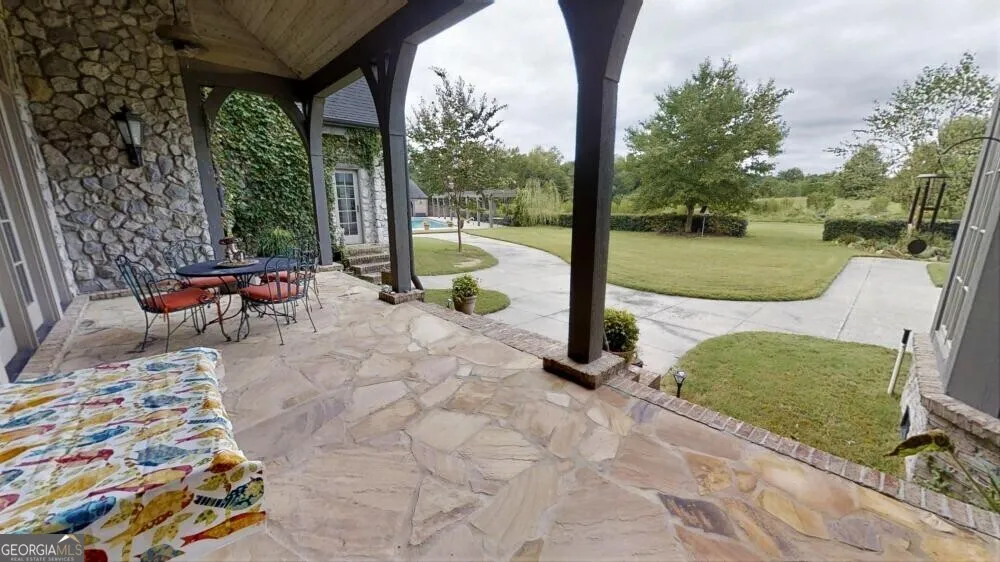 1298 Ray Weaver RD Canon, GA 30520