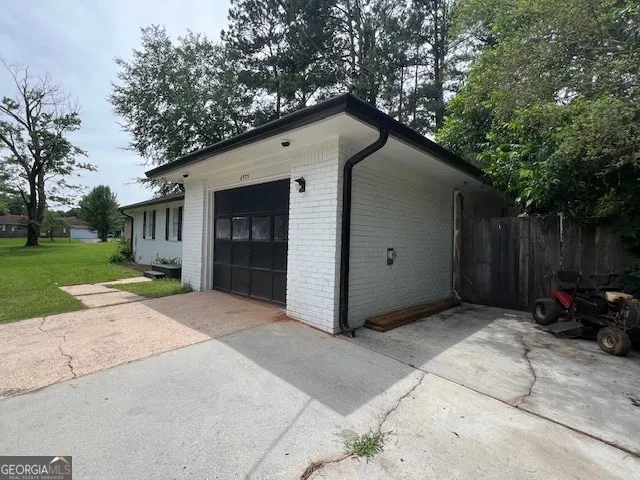 6935 Fielder RD Rex, GA 30273
