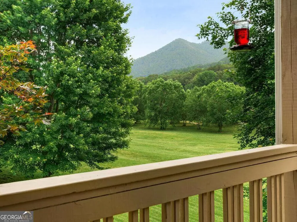 115 Country Club View Hayesville, NC 28904