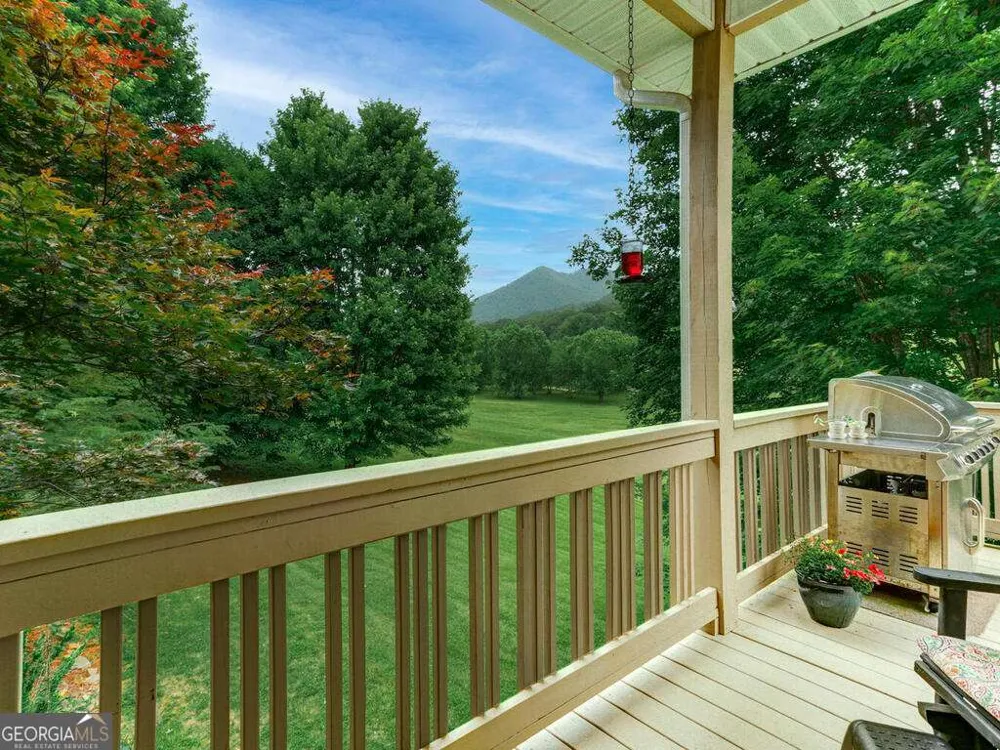 115 Country Club View Hayesville, NC 28904