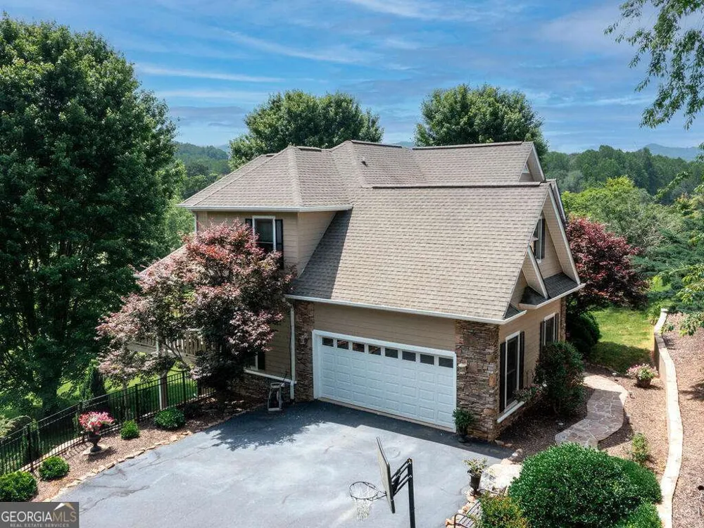 115 Country Club View Hayesville, NC 28904