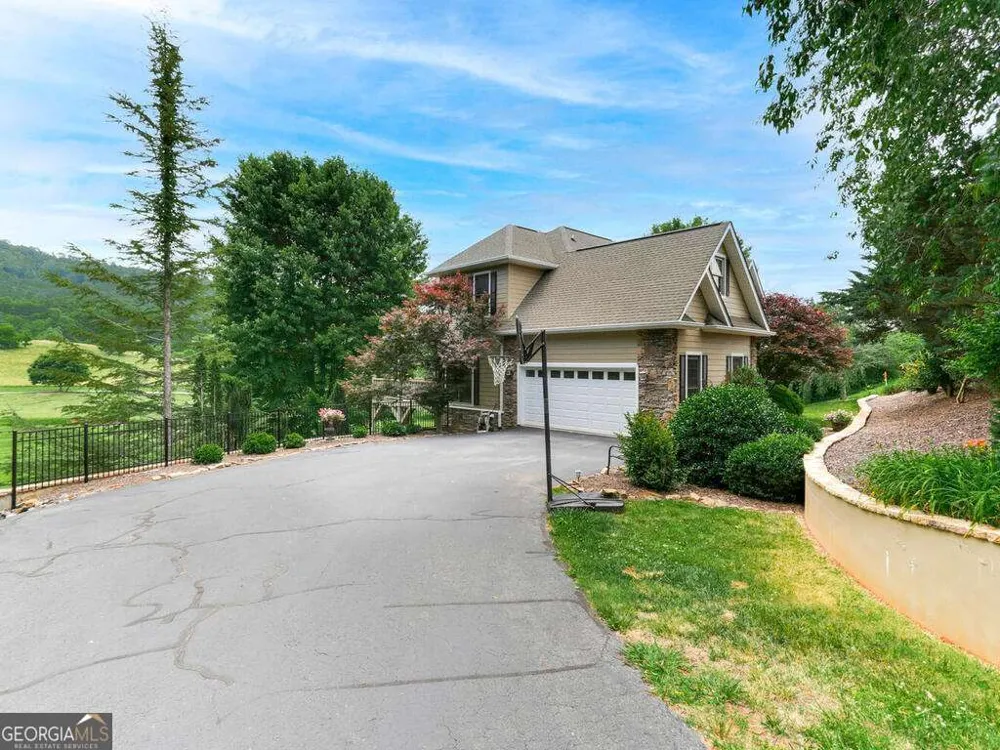 115 Country Club View Hayesville, NC 28904