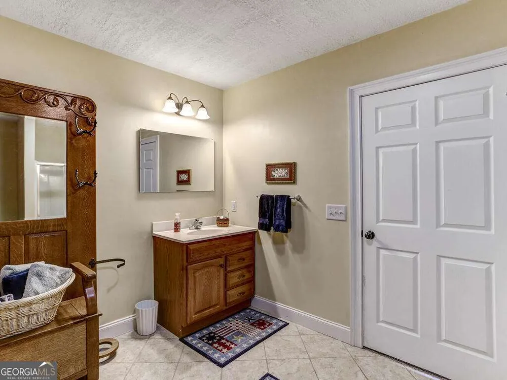 115 Country Club View Hayesville, NC 28904