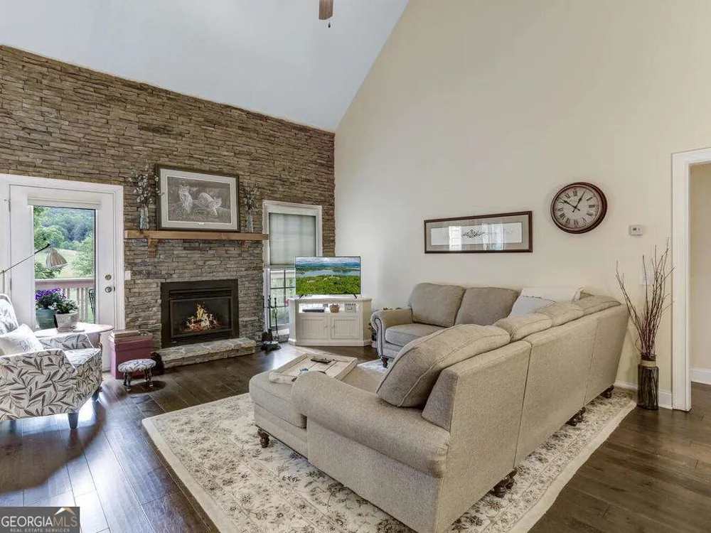 115 Country Club View Hayesville, NC 28904