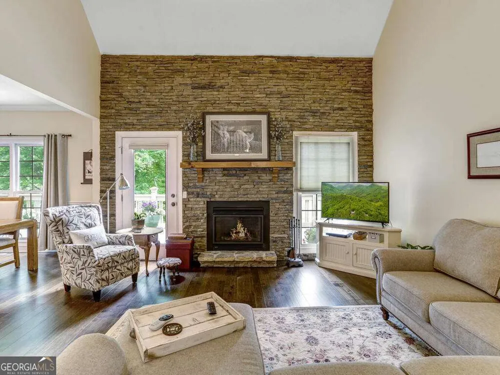 115 Country Club View Hayesville, NC 28904