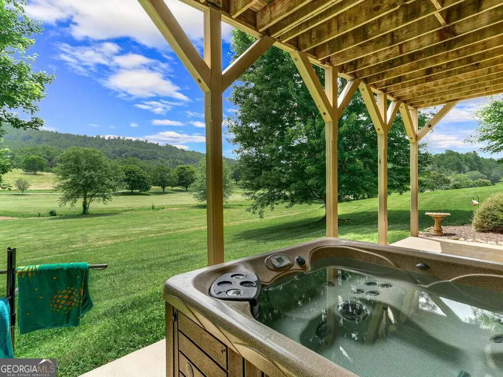 115 Country Club View Hayesville, NC 28904