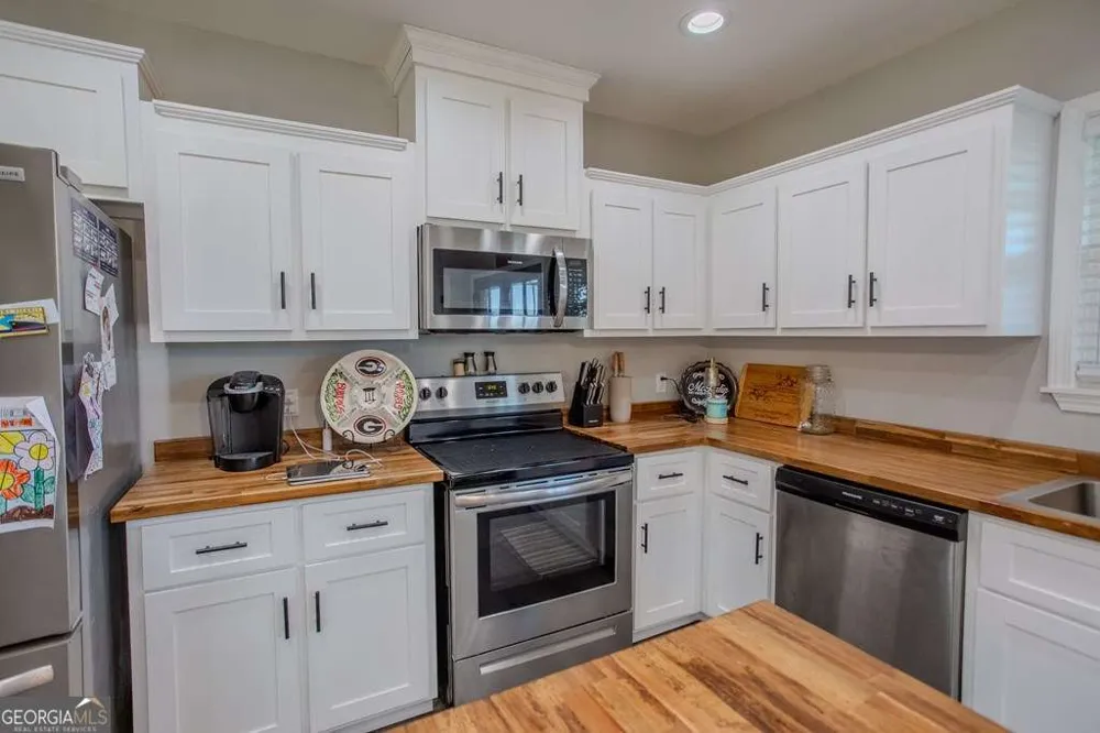 333 E Gillis ST Mount Vernon, GA 30445