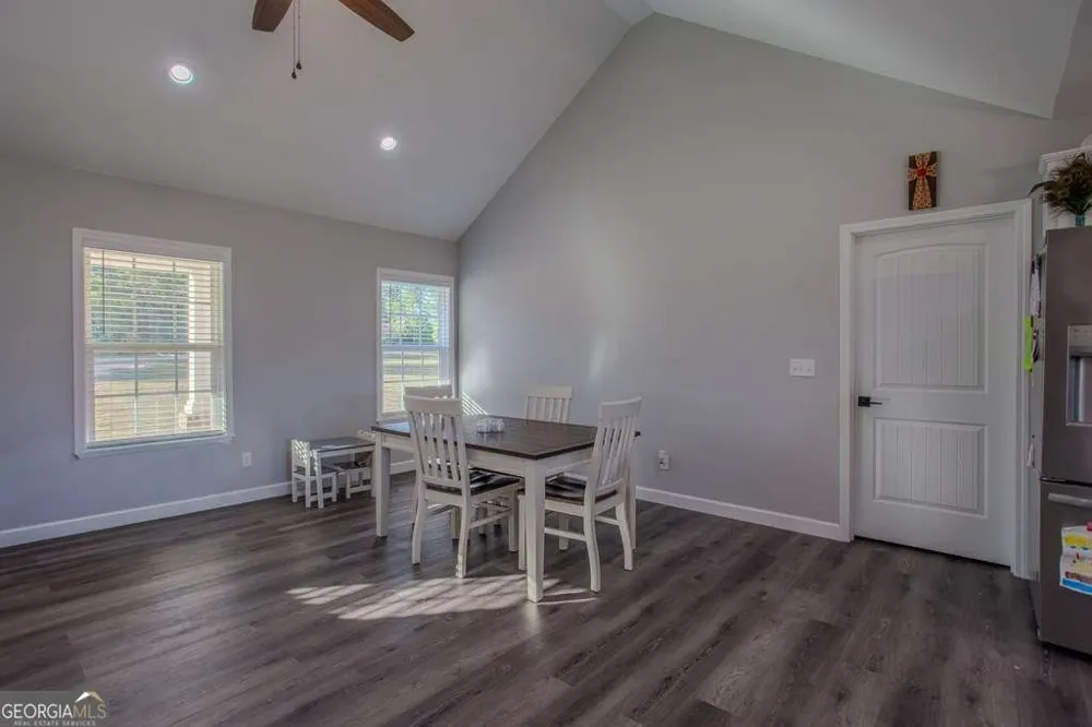 333 E Gillis ST Mount Vernon, GA 30445
