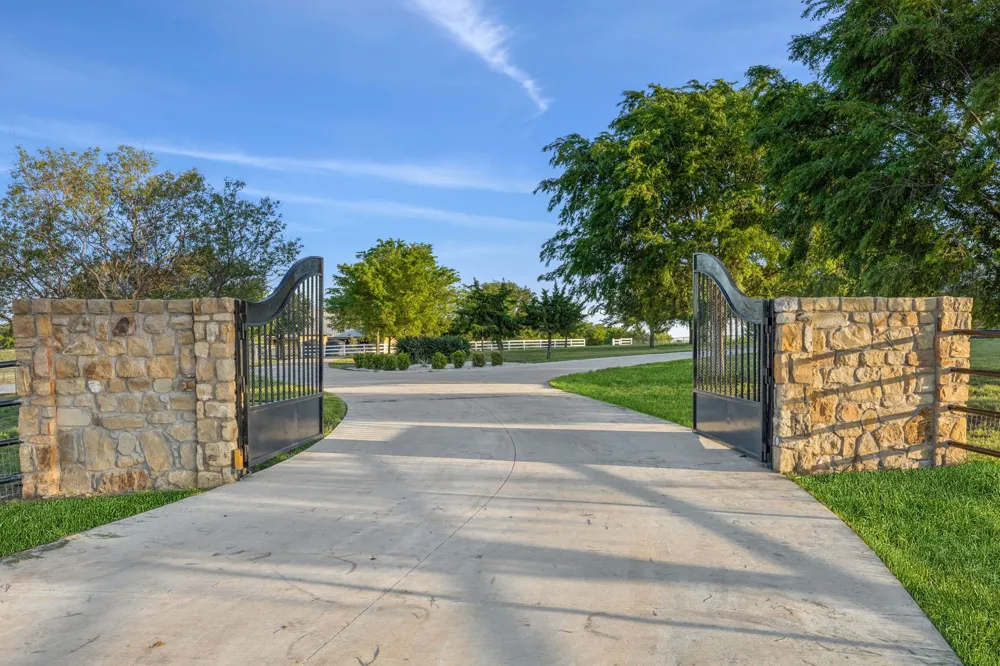 1508 Sunrise Drive Sanger, TX 76266