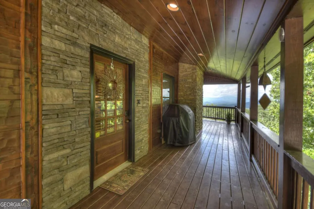 1404 Mountain High DR Mineral Bluff, GA 30559