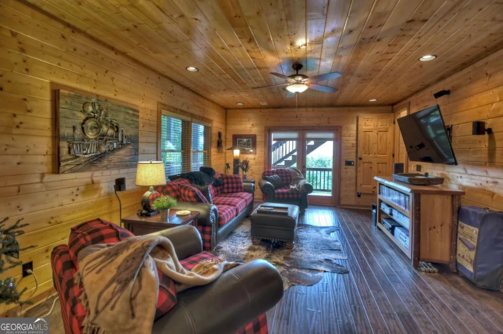 1404 Mountain High DR Mineral Bluff, GA 30559