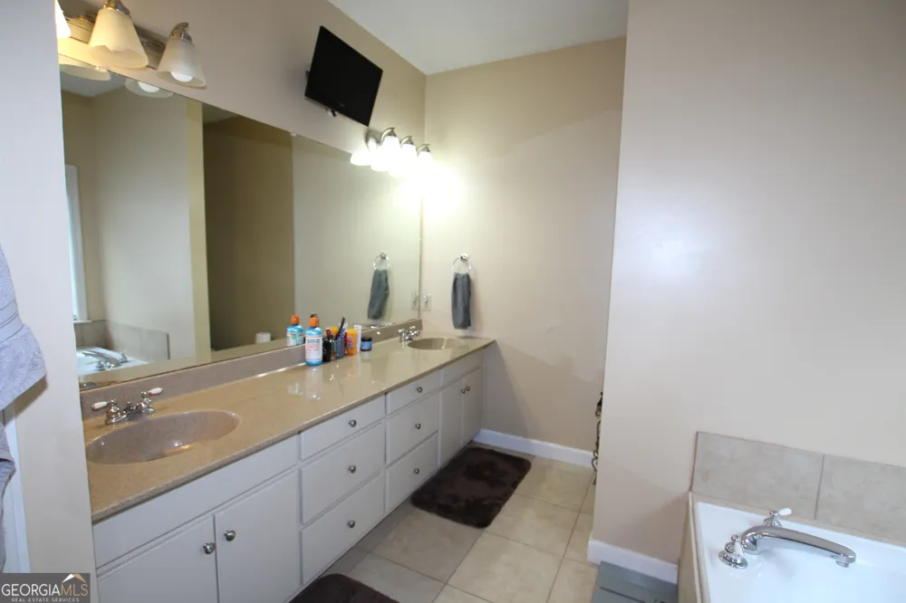 206 Long Leaf TRL Byron, GA 31008