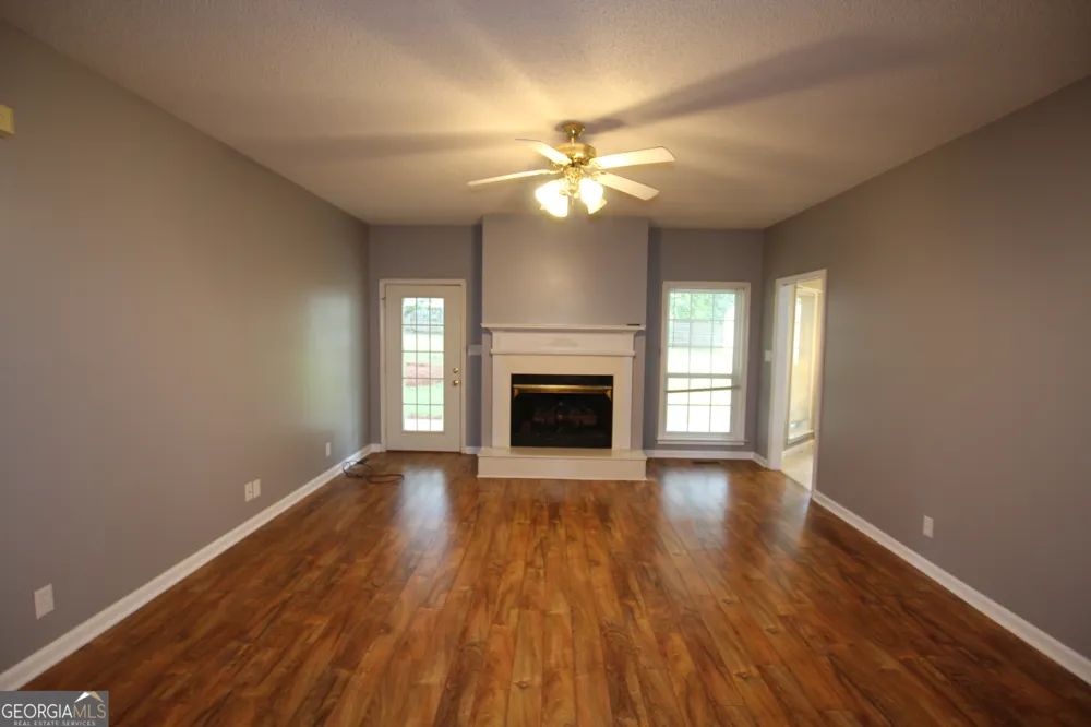 206 Long Leaf TRL Byron, GA 31008
