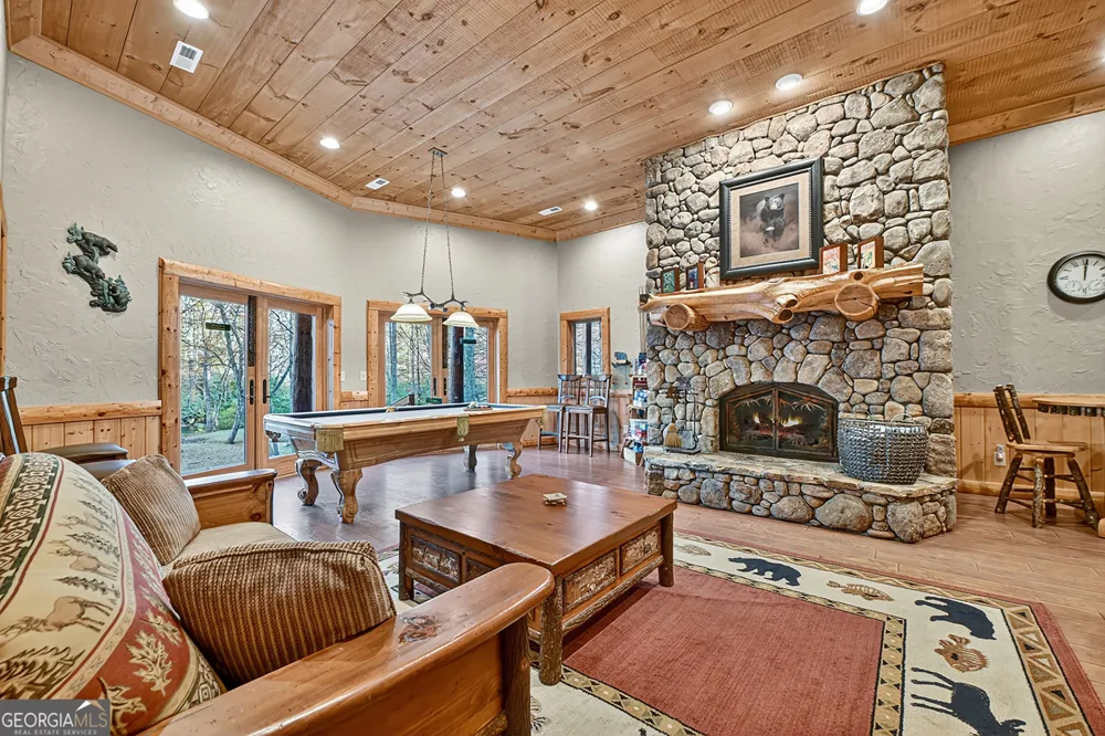505 River Ridge RD Blue Ridge, GA 30513