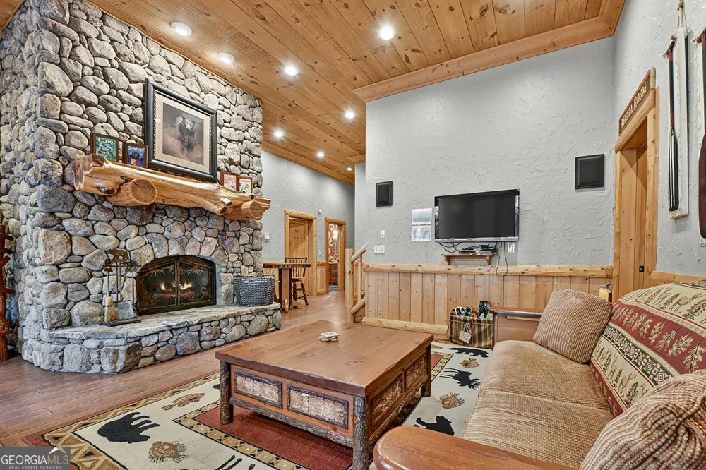 505 River Ridge RD Blue Ridge, GA 30513