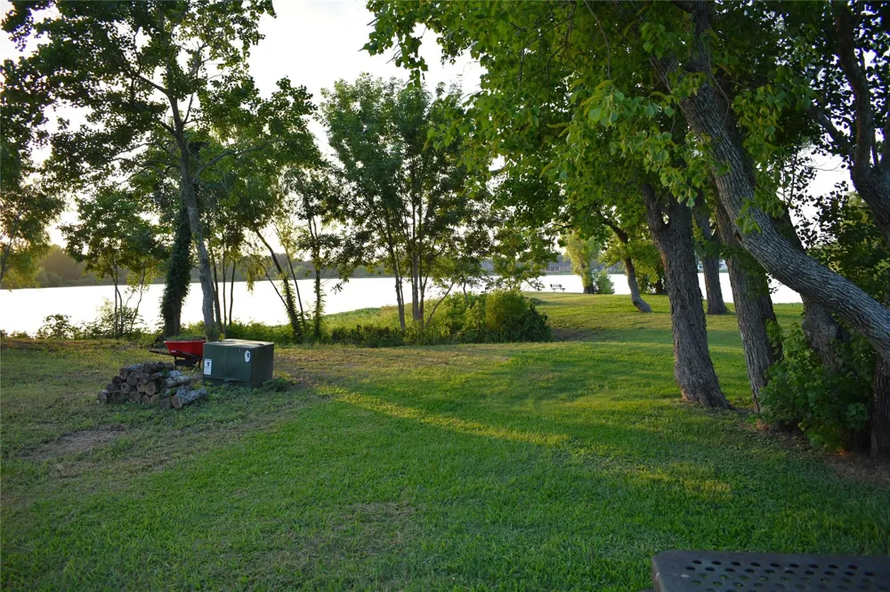 23210 Fm-521 Angleton, TX 77515