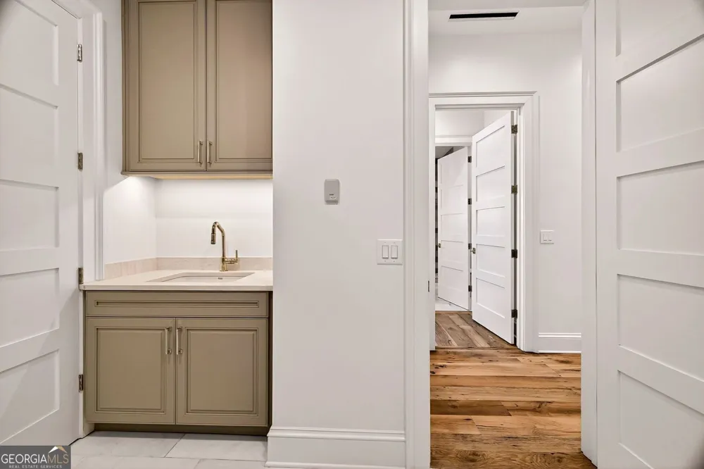 440 Geo Meyer AVE Savannah, GA 31401