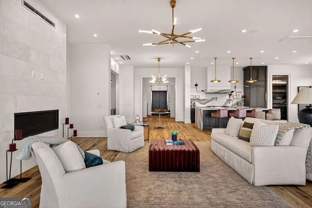 440 Geo Meyer AVE Savannah, GA 31401