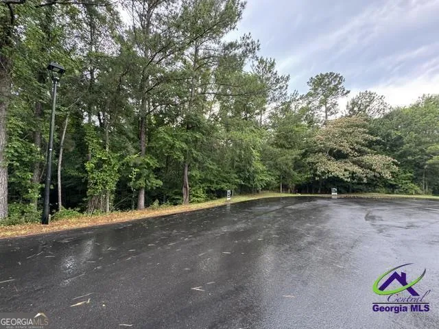 172 Waters PTE Lizella, GA 31052