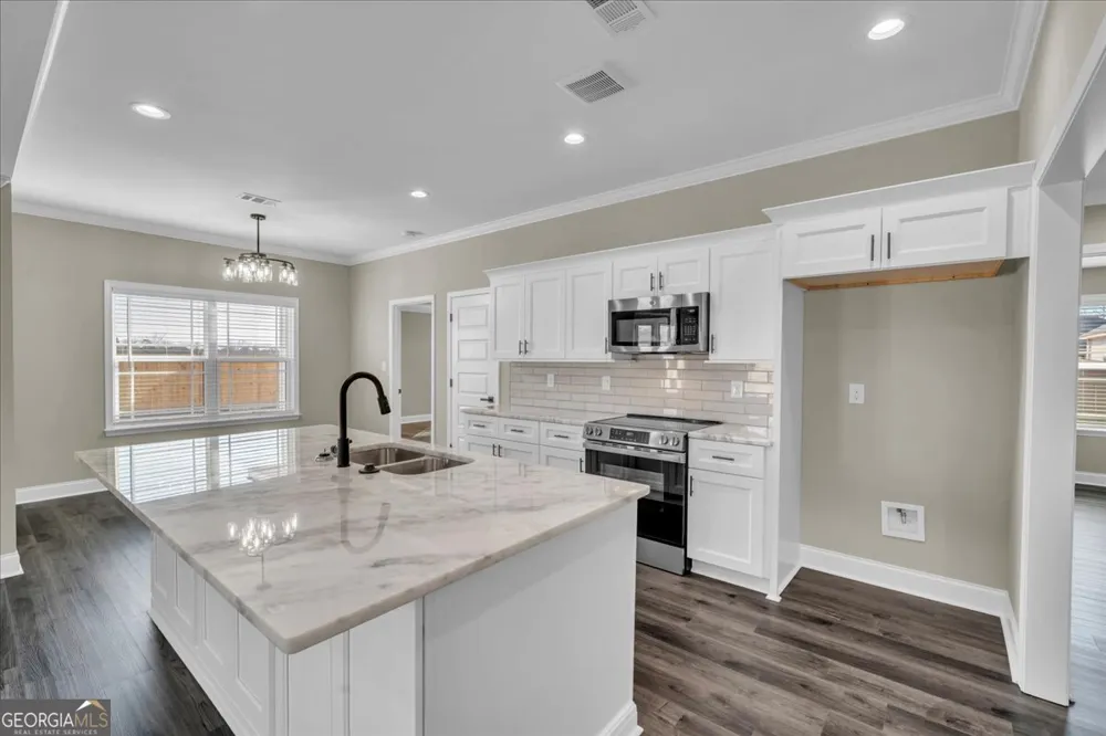 134 Early DR Byron, GA 31008