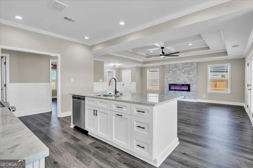 134 Early DR Byron, GA 31008