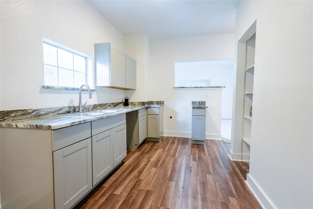 335 Marsalis Avenue Dallas, TX 75203
