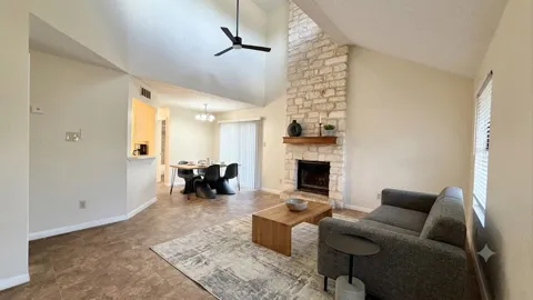 1703 Horseshoe Circle