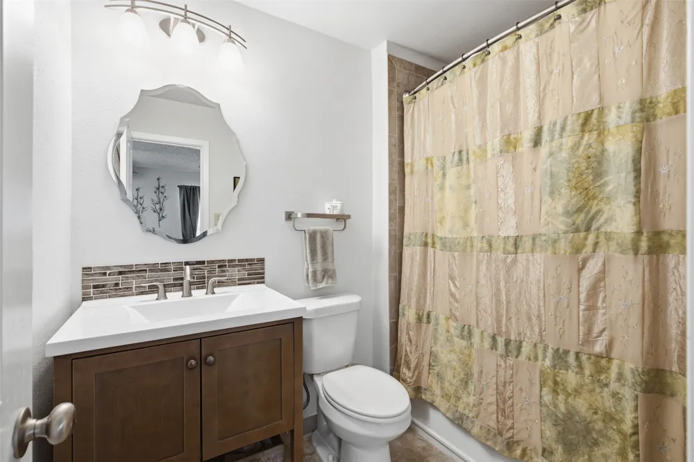 5521 Pike Place Garland, TX 75044