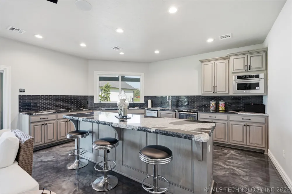 17525 S 71st East Avenue Bixby, OK 74008
